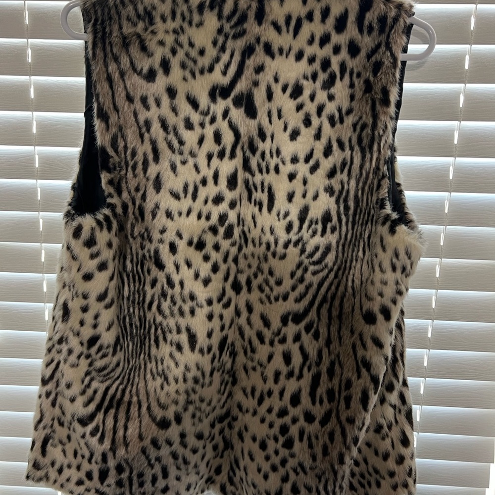 Leopard Print Sleeveless Top
